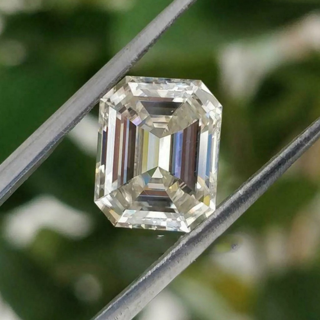 Loose Moissanite Off White Clean Emerald Cut 9.00 x 7.00 MM